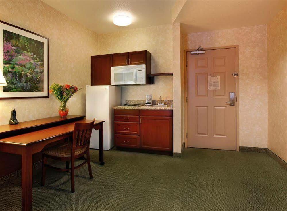 Holiday Inn Express & Suites - Lake Forest, An Ihg Hotel Exterior foto
